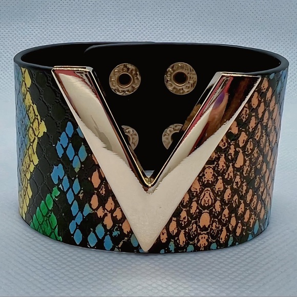 NEW! Fashion Gold V Leopard Multicolor Snap Closure Cuff - Picture 6 of 6